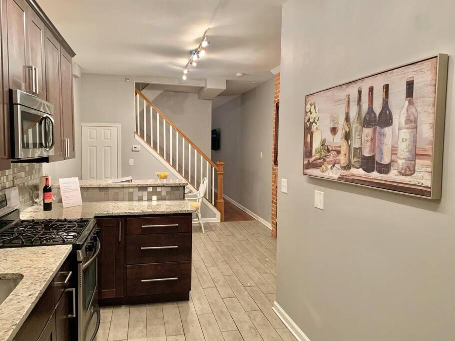 Upscale 2Bd/1.5Ba Townhome Mins To Jhh & Downtown Baltimore Dış mekan fotoğraf