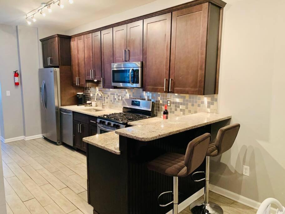 Upscale 2Bd/1.5Ba Townhome Mins To Jhh & Downtown Baltimore Dış mekan fotoğraf